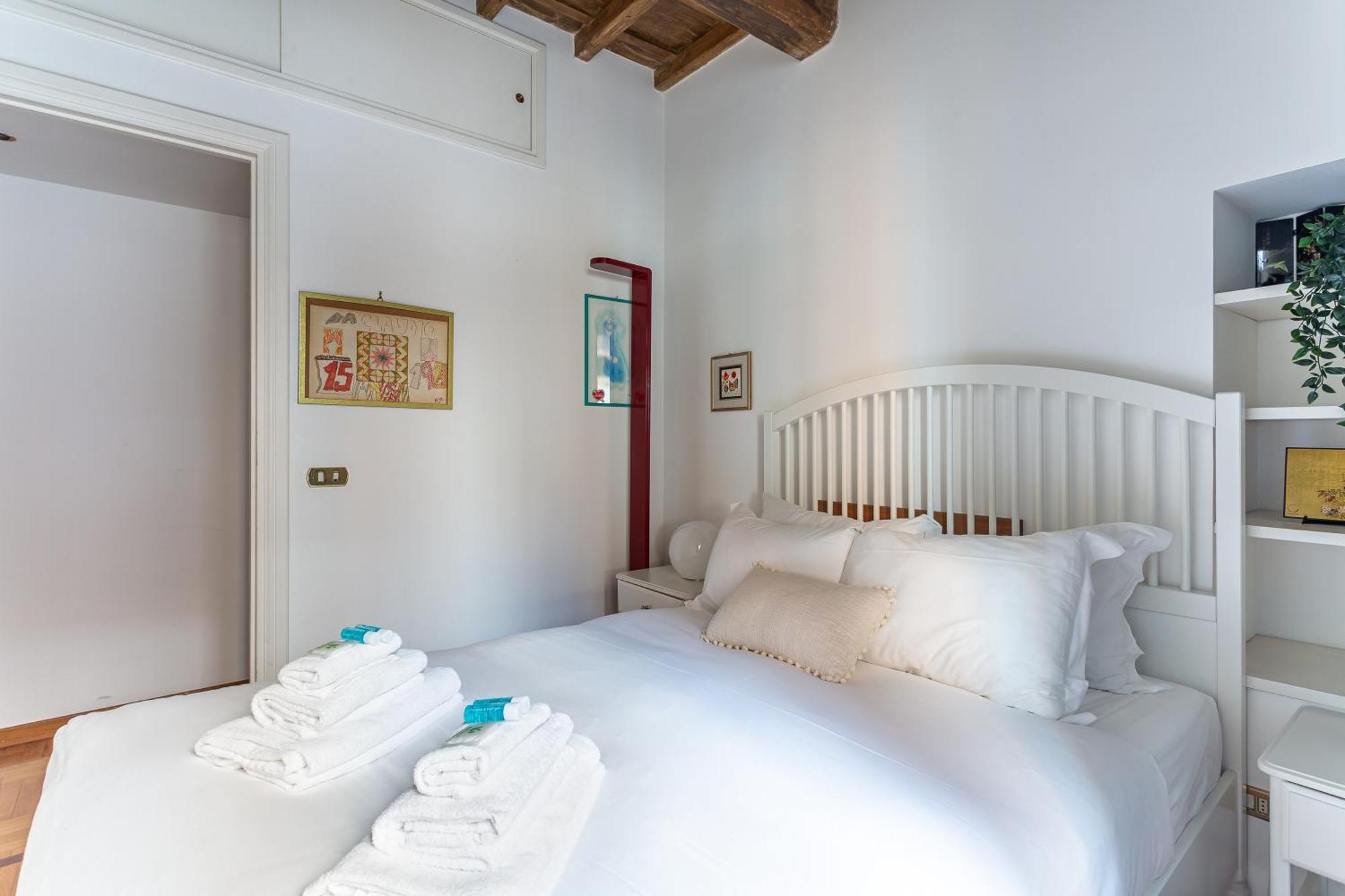 Apartment Iflat Classy & Spacious Near Campo De Fiori *