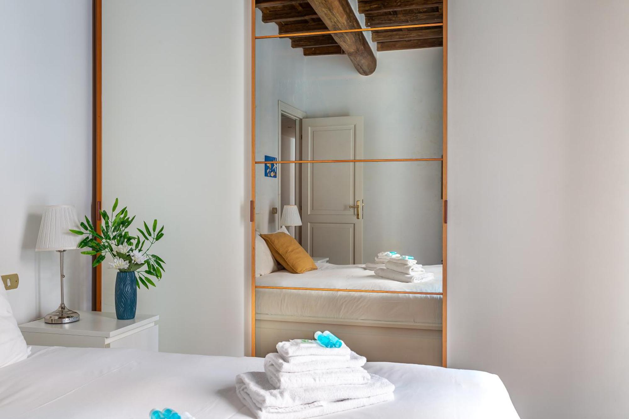 Iflat Classy & Spacious Near Campo De Fiori Apartment