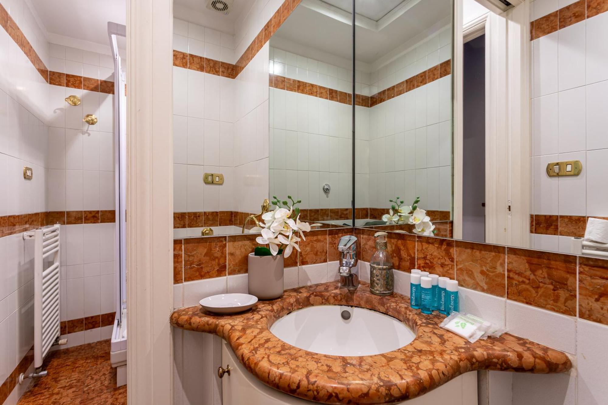 Iflat Classy & Spacious Near Campo De Fiori Rom